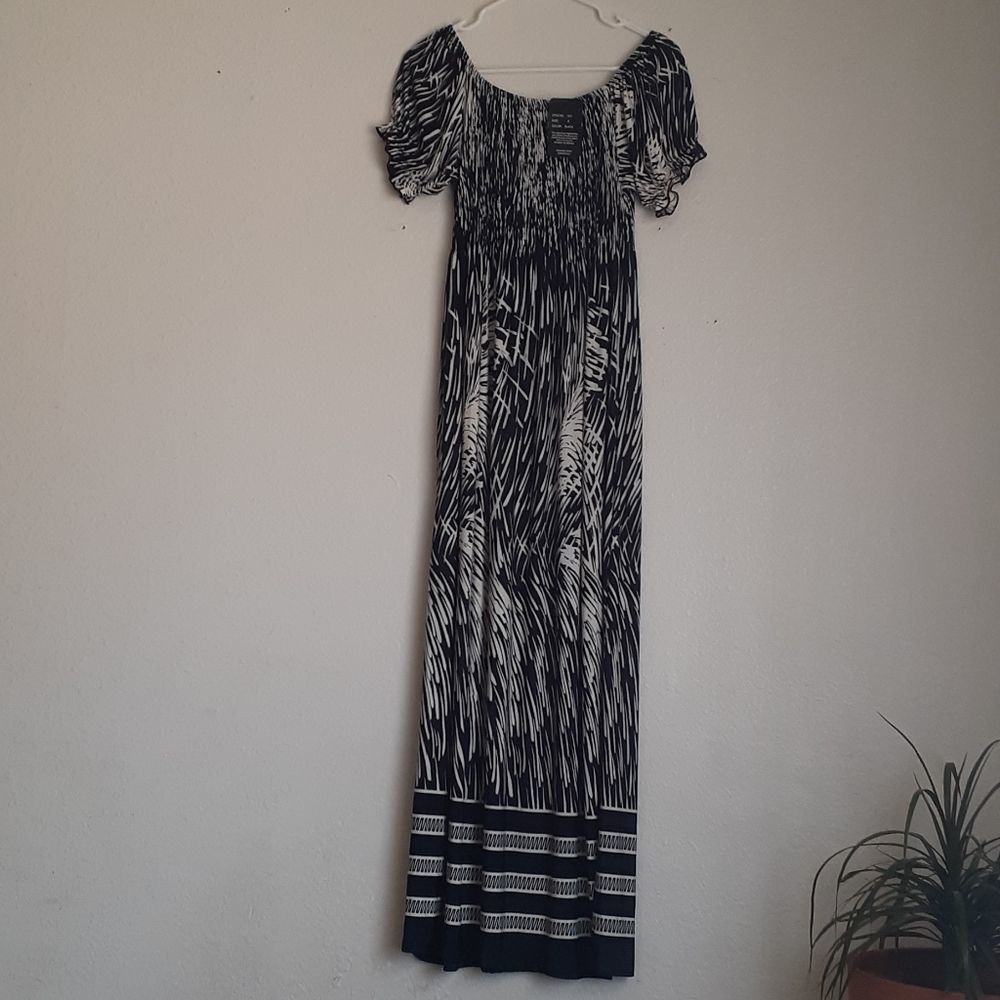 NWT MAGIC maxi dress  M black and cream